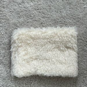 white fuzzy scarf